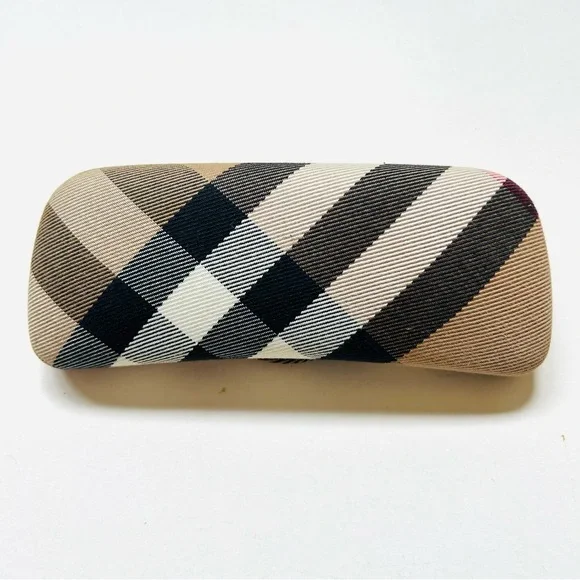 Burberry Glasses Case in Signature Burberry Fabric. Excellent Condition. - Picture 1 of 6
